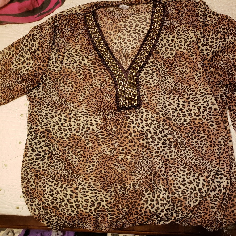 Plus size blouse - Picture 2 of 3